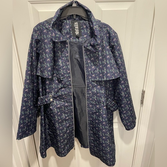 Flower lined Raincoat - Picture 1 of 9